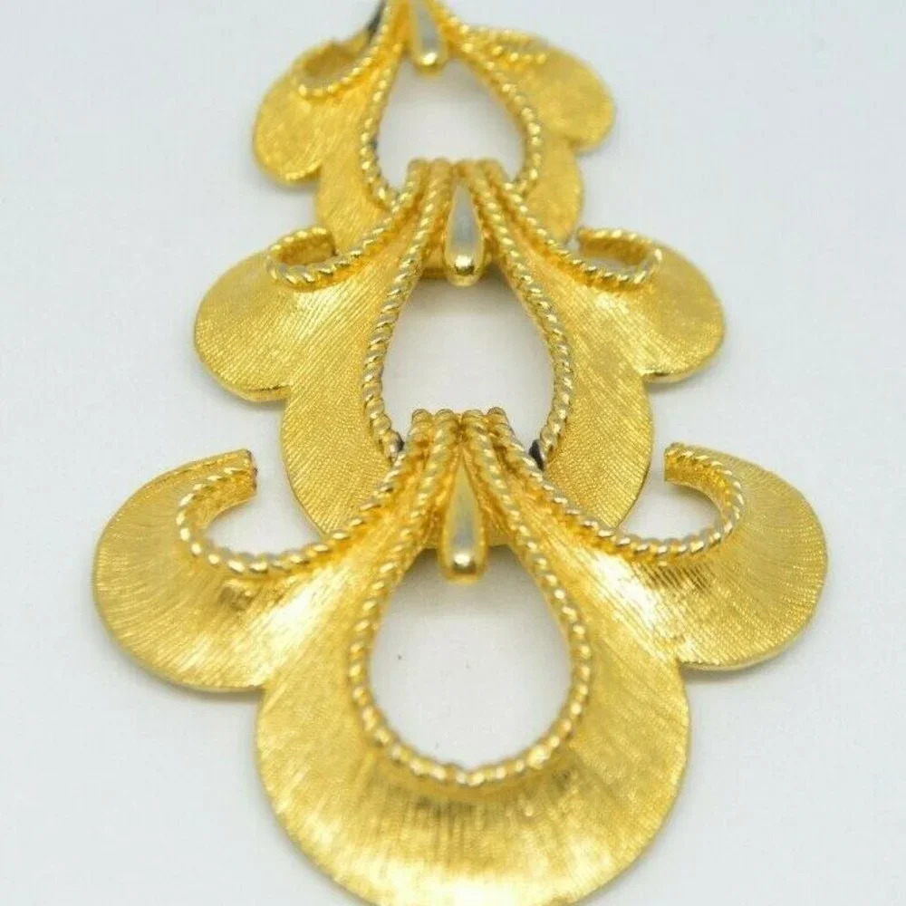 Barcs Australia F435 Textured Gold Tone Long Medal